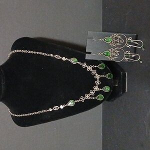 Vintage Unique green glass dangling necklace and earring set